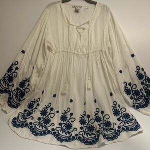 Cute options embroidered blouse peasant top.Women's medium ,wide floating flared